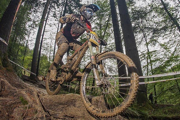 Team Tredz Rider Lindsay Hanley races Rheola in the Neath valley